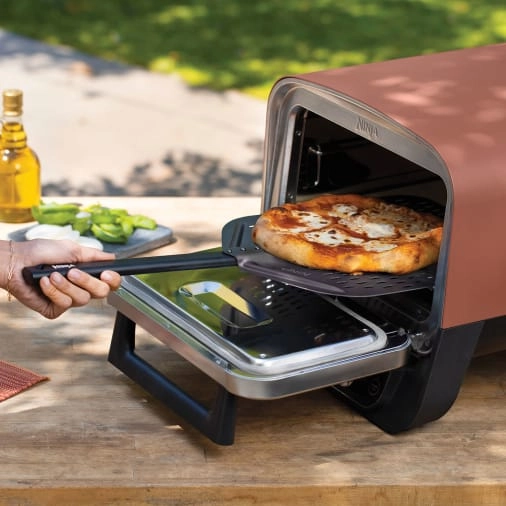 Ninja Woodfire Elektrischer Outdoor Ofen  Pizzaofen und Smoker OO101EU