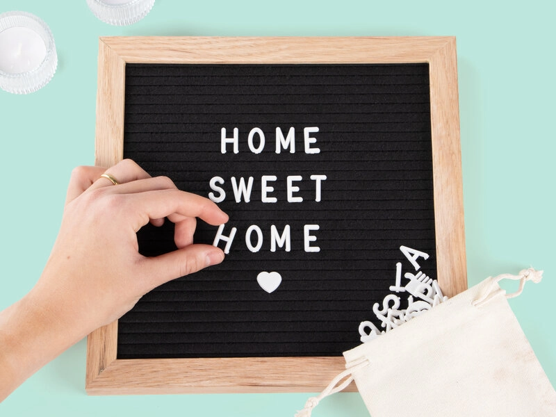 Brieftafel mit Holzrahmen