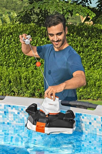 Flowclear autonomer Poolroboter AquaRover