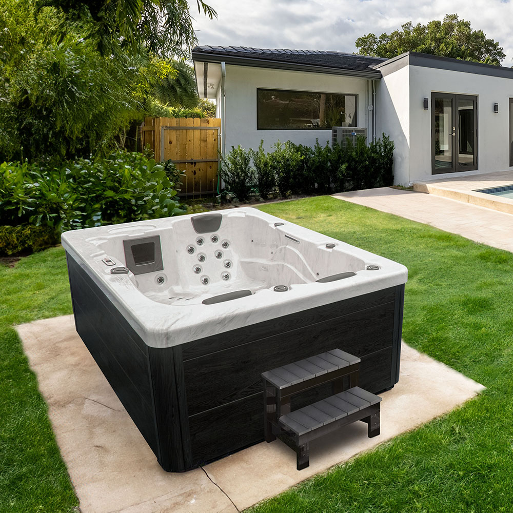 Outdoor-Whirlpool White Marble