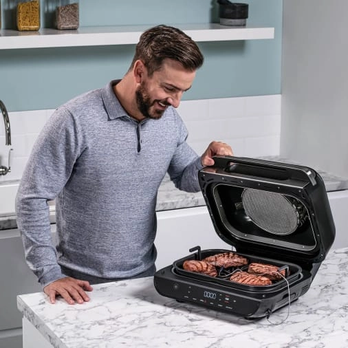 Ninja Grill & Heißluftfritteuse  bis zu 260°  6 Zubereitungsfunktionen  edelstahl  AG551EU