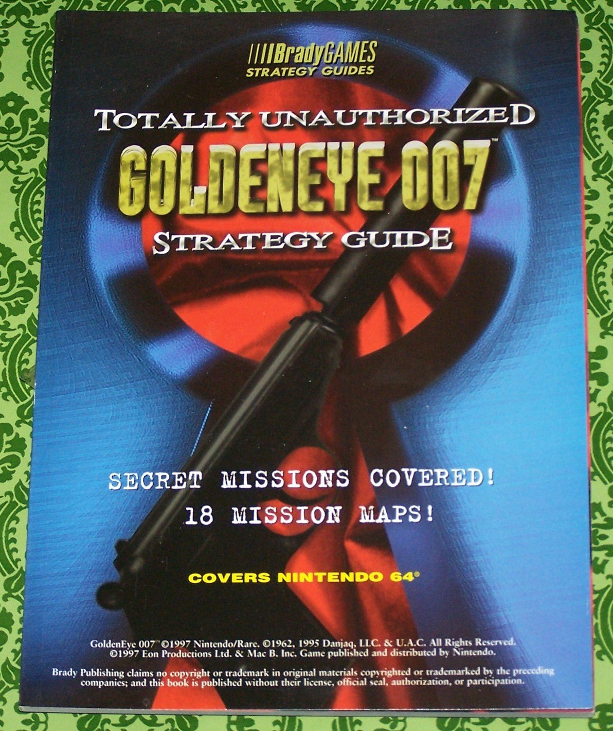 Bücher - Totally Unauthorized GoldenEye 64 007 Strategy Guide [Brady Games] (mit OVP) (OVP beschädigt) (gebraucht)