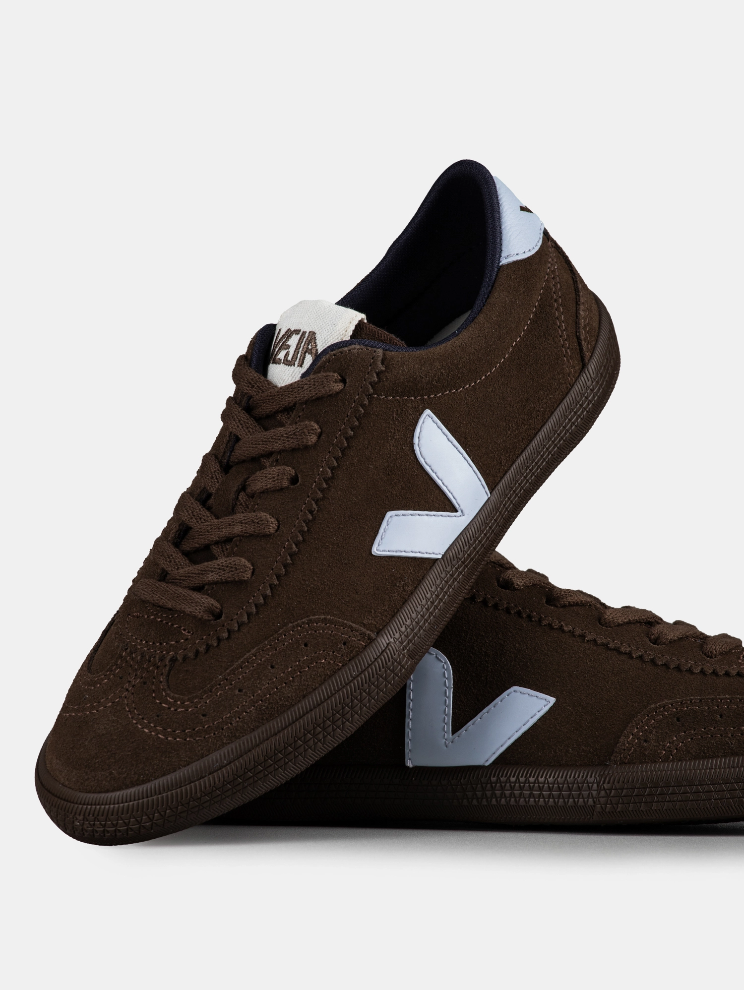 Veja Volley Suede