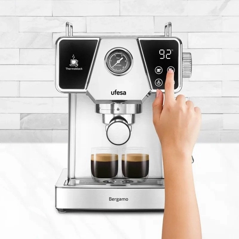 Ufesa Bergamo Espressomaschine, 20 Bars, 1350 W, Schwarz/Edelstahl